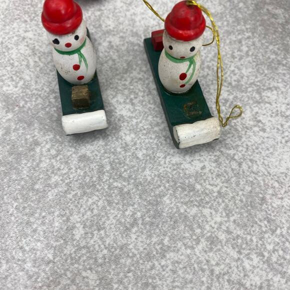 Vintage 80’s miniature wooden Christmas tree ornaments/total of 16 2” - Picture 3 of 7